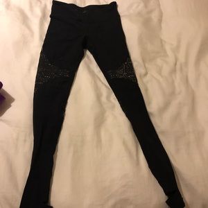 ALO Yoga black leggings